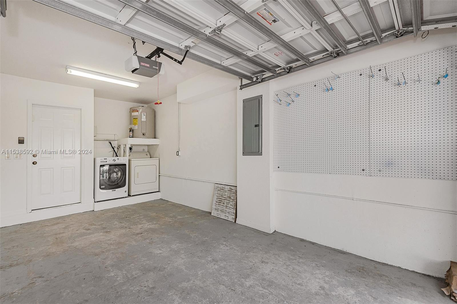 4887 NW 116th Ave ., Doral, Florida 33178, 3 Bedrooms Bedrooms, ,2 BathroomsBathrooms,Residentiallease,For Rent,4887 NW 116th Ave .,A11538592