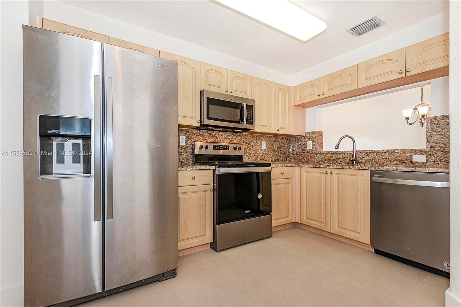 4887 NW 116th Ave ., Doral, Florida 33178, 3 Bedrooms Bedrooms, ,2 BathroomsBathrooms,Residentiallease,For Rent,4887 NW 116th Ave .,A11538592