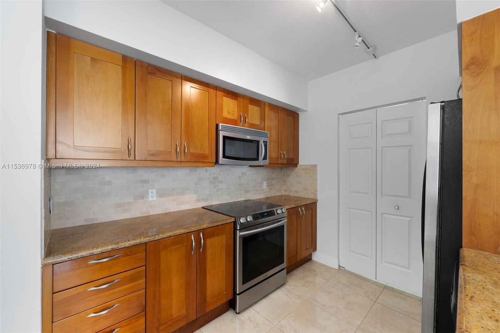 1745 E Hallandale Beach Blvd 1505W, Hallandale Beach, Florida 33009, 2 Bedrooms Bedrooms, ,2 BathroomsBathrooms,Residential,For Sale,1745 E Hallandale Beach Blvd 1505W,A11536978