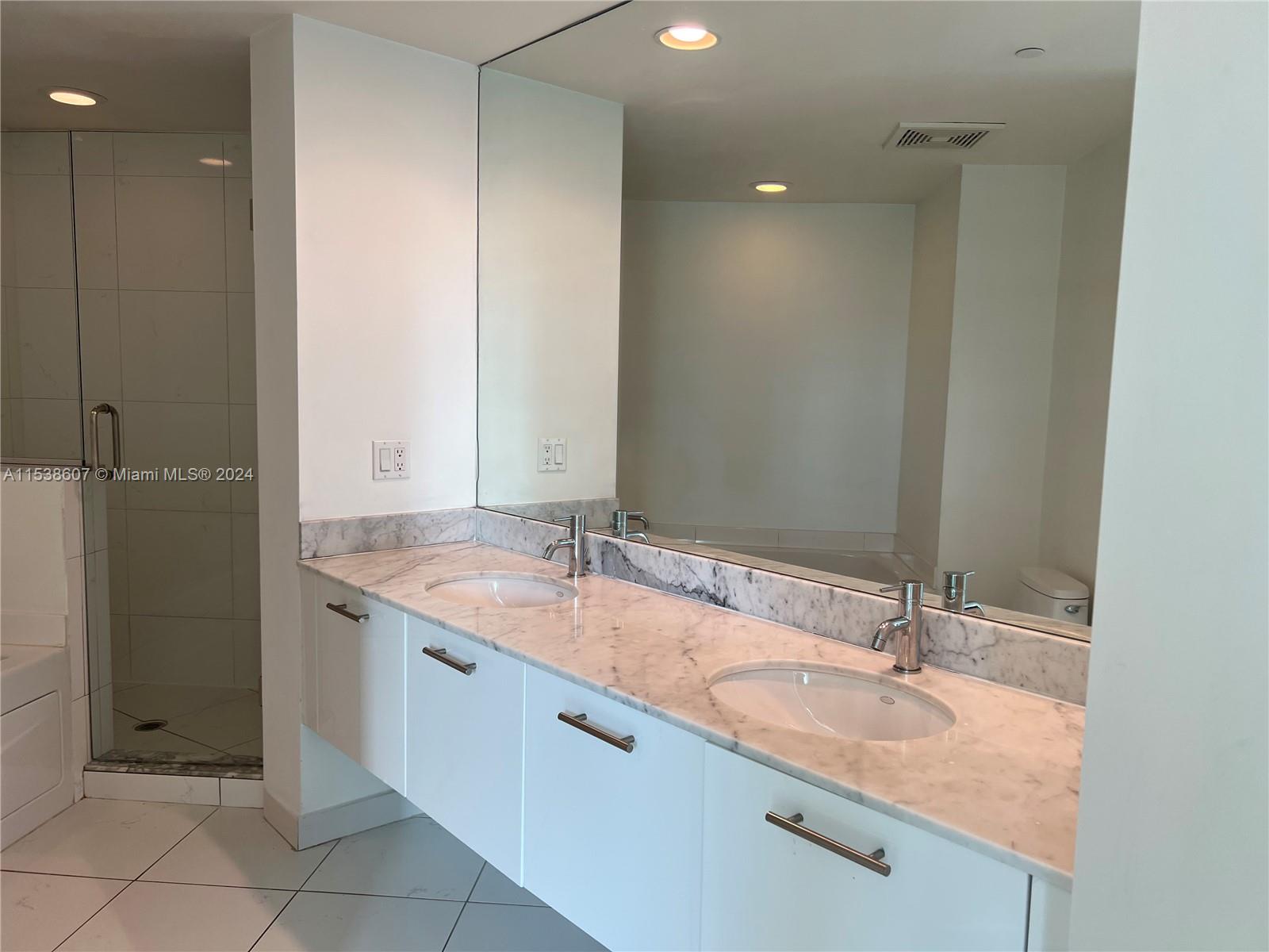 55 SE 6th St 3402, Miami, Florida 33131, 2 Bedrooms Bedrooms, ,2 BathroomsBathrooms,Residentiallease,For Rent,55 SE 6th St 3402,A11538607