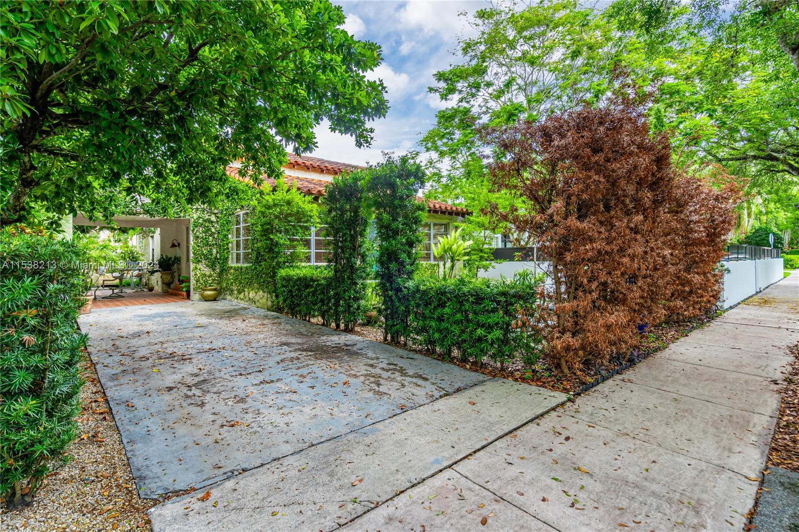 1107 Alhambra Cir, Coral Gables, Florida 33134, 6 Bedrooms Bedrooms, ,3 BathroomsBathrooms,Residential,For Sale,1107 Alhambra Cir,A11538213