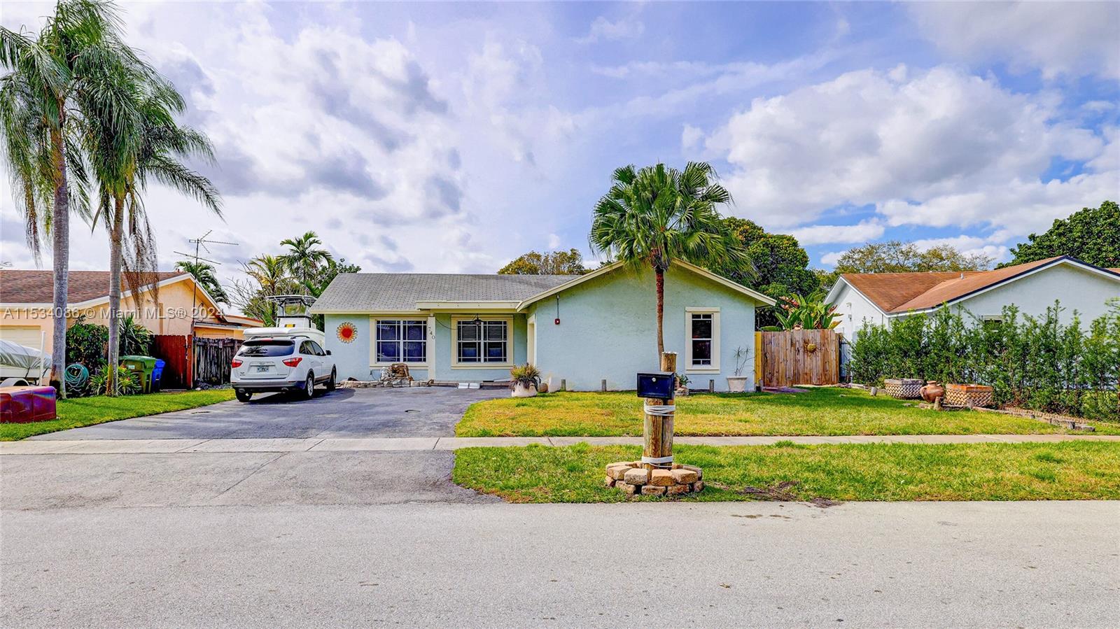 740 NW 85th Way, Pembroke Pines, FL 33024