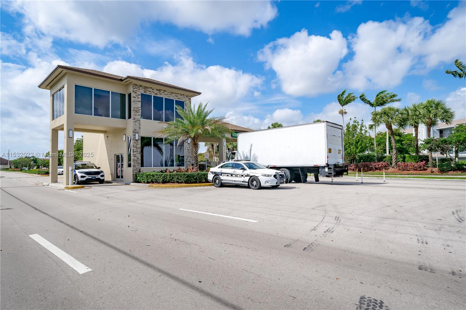 12755 SW 16th Ct 211B, Pembroke Pines, Florida 33027, 2 Bedrooms Bedrooms, ,1 BathroomBathrooms,Residential,For Sale,12755 SW 16th Ct 211B,A11532023