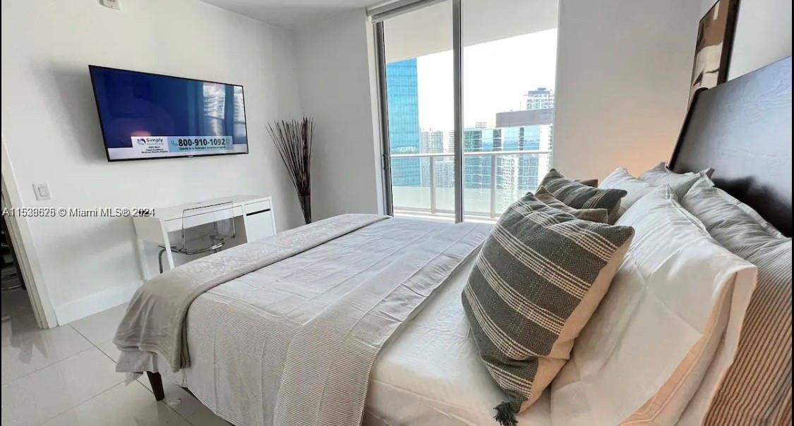 1300 BRICKELL BAY DR 3400, Miami, Florida 33131, 1 Bedroom Bedrooms, ,1 BathroomBathrooms,Residentiallease,For Rent,1300 BRICKELL BAY DR 3400,A11538625