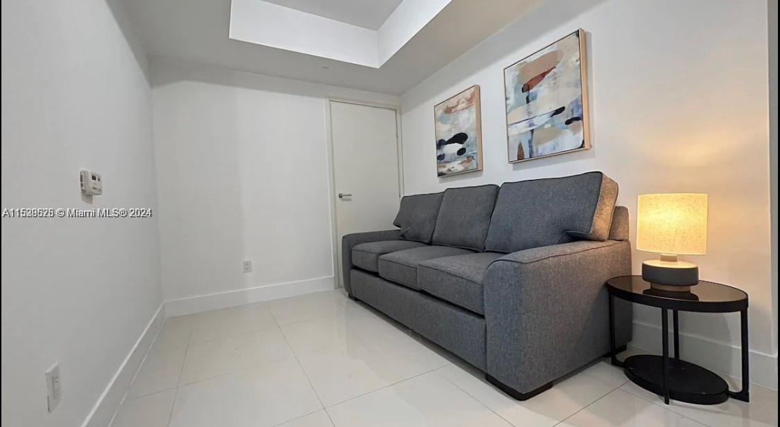 1300 BRICKELL BAY DR 3400, Miami, Florida 33131, 1 Bedroom Bedrooms, ,1 BathroomBathrooms,Residentiallease,For Rent,1300 BRICKELL BAY DR 3400,A11538625