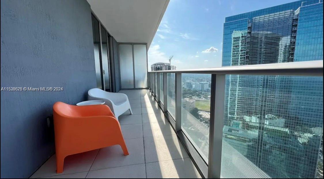 1300 BRICKELL BAY DR 3400, Miami, Florida 33131, 1 Bedroom Bedrooms, ,1 BathroomBathrooms,Residentiallease,For Rent,1300 BRICKELL BAY DR 3400,A11538625