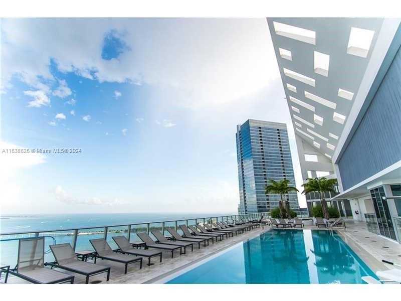 1300 BRICKELL BAY DR 3400, Miami, Florida 33131, 1 Bedroom Bedrooms, ,1 BathroomBathrooms,Residentiallease,For Rent,1300 BRICKELL BAY DR 3400,A11538625