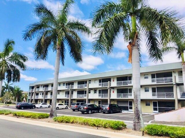 270 Layne Blvd 202, Hallandale Beach, Florida 33009, 2 Bedrooms Bedrooms, ,2 BathroomsBathrooms,Residentiallease,For Rent,270 Layne Blvd 202,A11538585