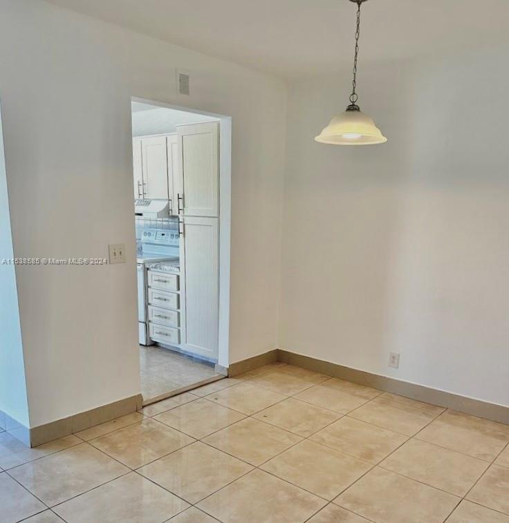 270 Layne Blvd 202, Hallandale Beach, Florida 33009, 2 Bedrooms Bedrooms, ,2 BathroomsBathrooms,Residentiallease,For Rent,270 Layne Blvd 202,A11538585