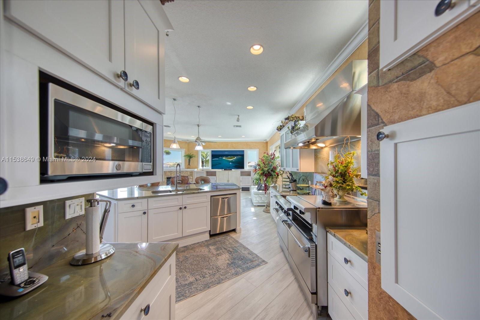 6025 KIPPS COLONY DR, Other City - In The State Of Florida, FL, 33707 United States, 5 Bedrooms Bedrooms, ,4 BathroomsBathrooms,Residential,For Sale,KIPPS COLONY DR,A11538649