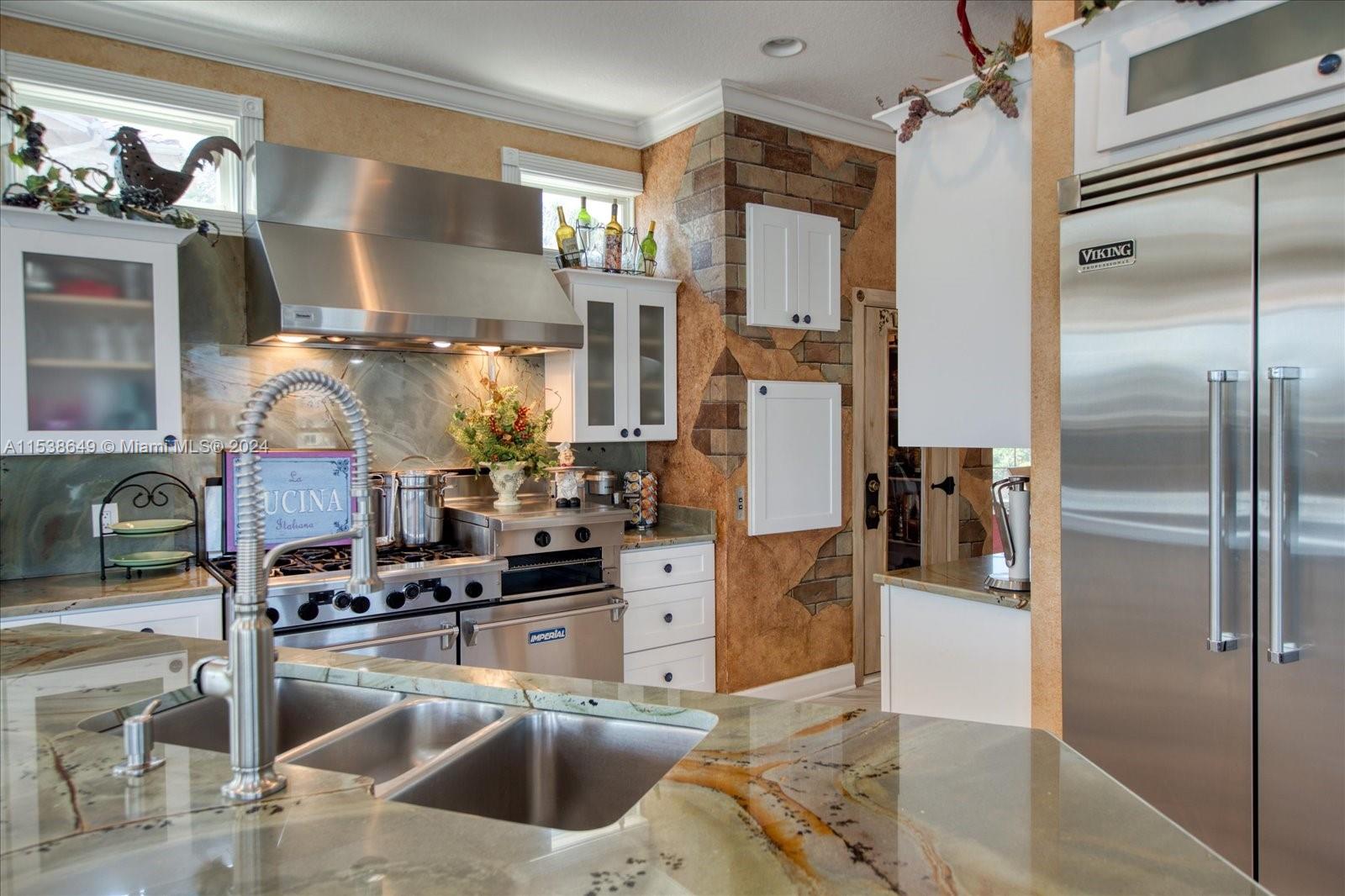 6025 KIPPS COLONY DR, Other City - In The State Of Florida, FL, 33707 United States, 5 Bedrooms Bedrooms, ,4 BathroomsBathrooms,Residential,For Sale,KIPPS COLONY DR,A11538649