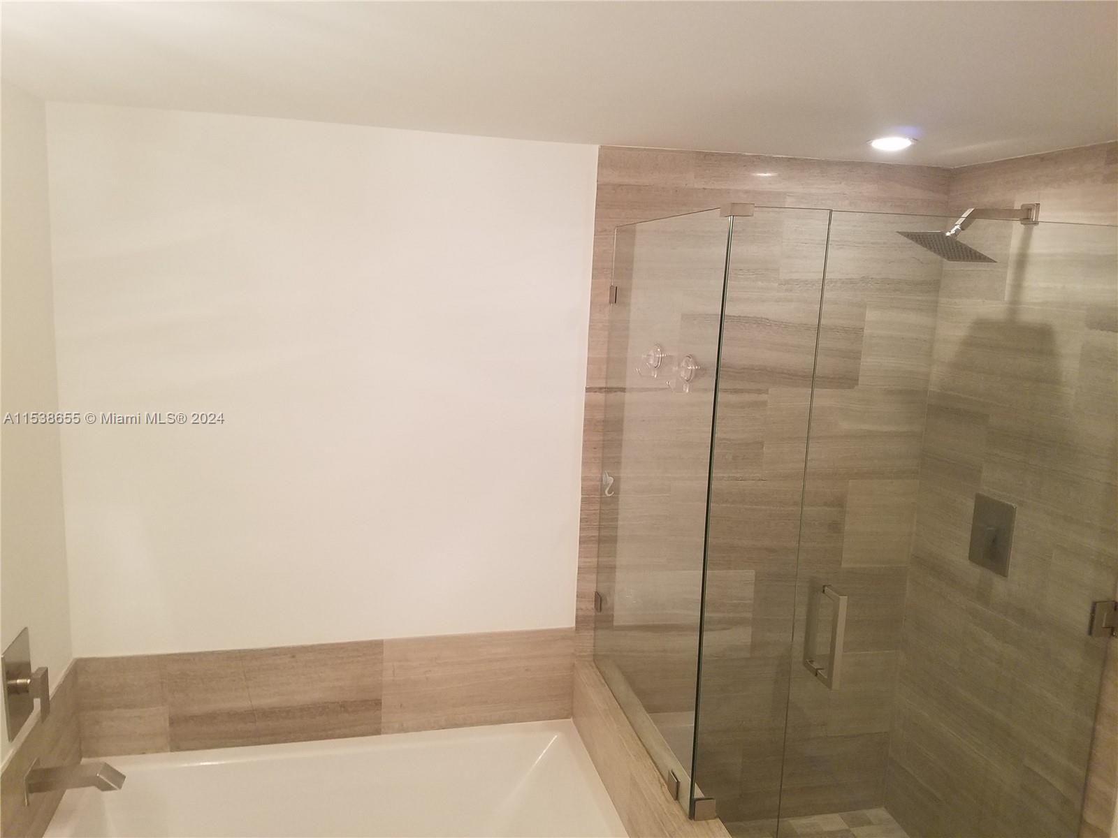 1300 Brickell Bay Dr 3508, Miami, Florida 33131, 2 Bedrooms Bedrooms, ,2 BathroomsBathrooms,Residentiallease,For Rent,1300 Brickell Bay Dr 3508,A11538655