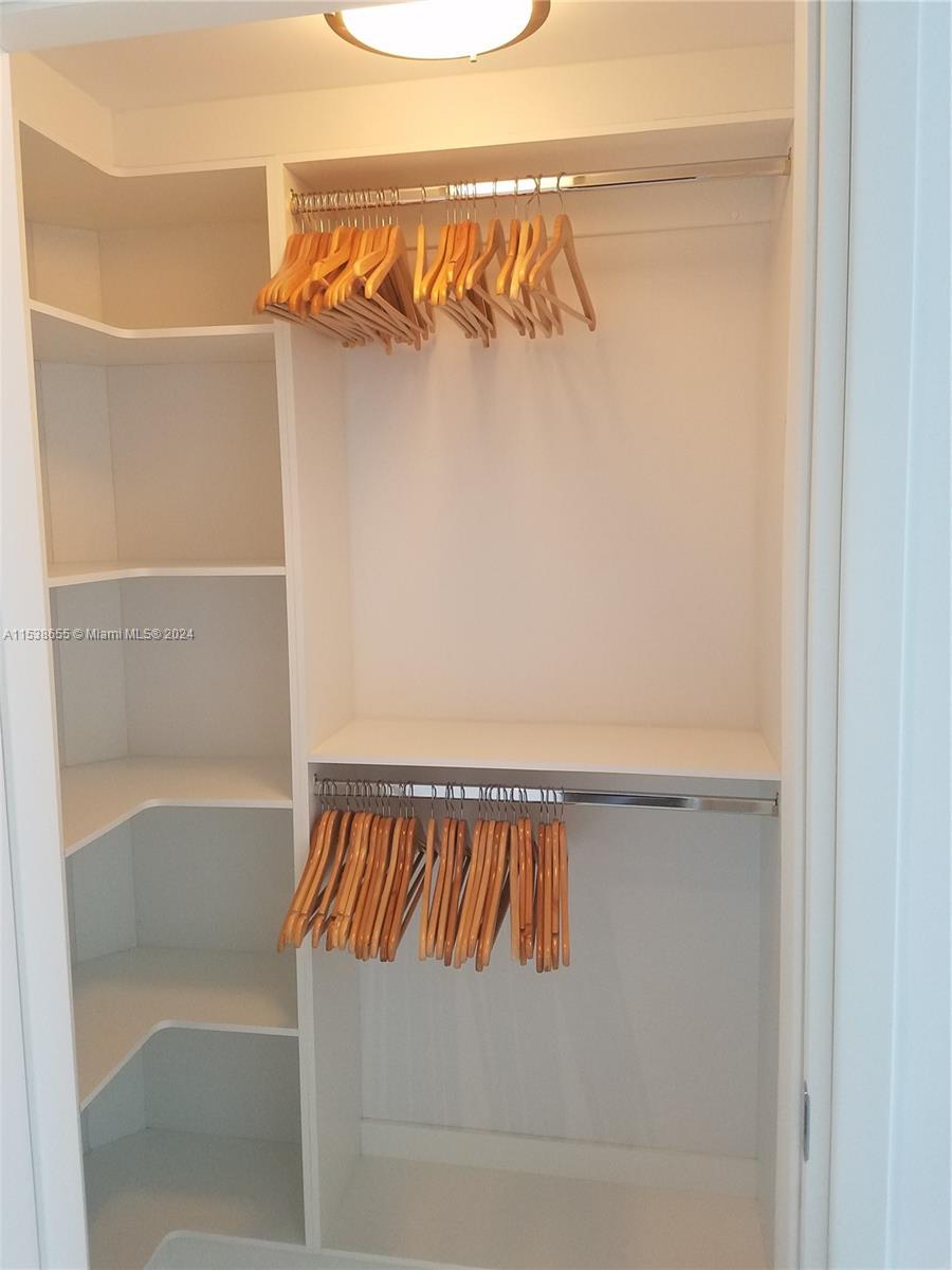 1300 Brickell Bay Dr 3508, Miami, Florida 33131, 2 Bedrooms Bedrooms, ,2 BathroomsBathrooms,Residentiallease,For Rent,1300 Brickell Bay Dr 3508,A11538655