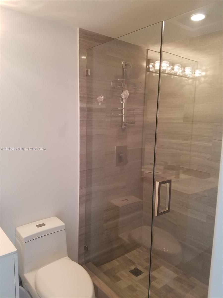1300 Brickell Bay Dr 3508, Miami, Florida 33131, 2 Bedrooms Bedrooms, ,2 BathroomsBathrooms,Residentiallease,For Rent,1300 Brickell Bay Dr 3508,A11538655