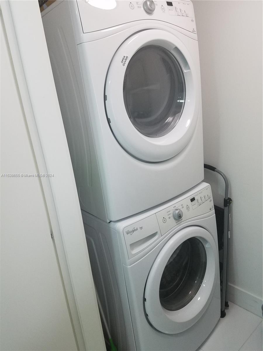 1300 Brickell Bay Dr 3508, Miami, Florida 33131, 2 Bedrooms Bedrooms, ,2 BathroomsBathrooms,Residentiallease,For Rent,1300 Brickell Bay Dr 3508,A11538655