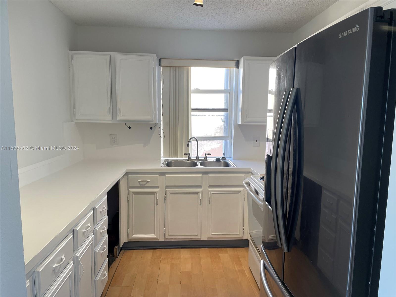 11950 SW 271st Ter, Homestead, Florida 33032, 4 Bedrooms Bedrooms, ,2 BathroomsBathrooms,Residentiallease,For Rent,11950 SW 271st Ter,A11538562