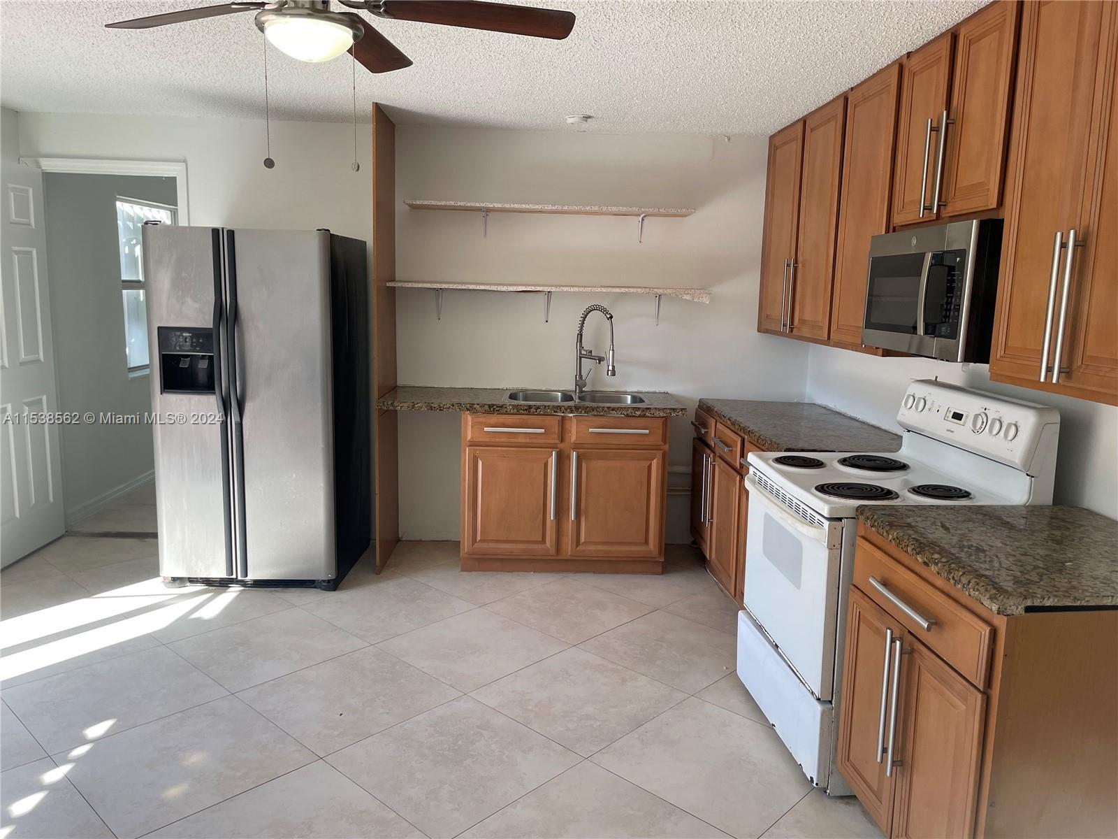 11950 SW 271st Ter, Homestead, Florida 33032, 4 Bedrooms Bedrooms, ,2 BathroomsBathrooms,Residentiallease,For Rent,11950 SW 271st Ter,A11538562