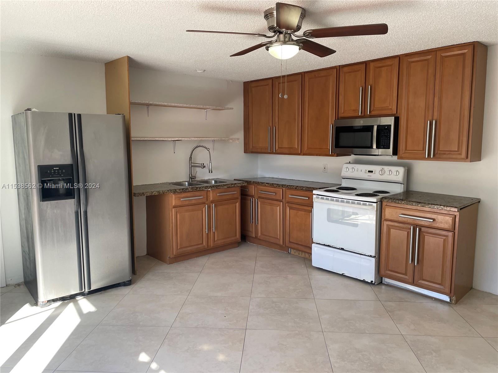 11950 SW 271st Ter, Homestead, Florida 33032, 4 Bedrooms Bedrooms, ,2 BathroomsBathrooms,Residentiallease,For Rent,11950 SW 271st Ter,A11538562