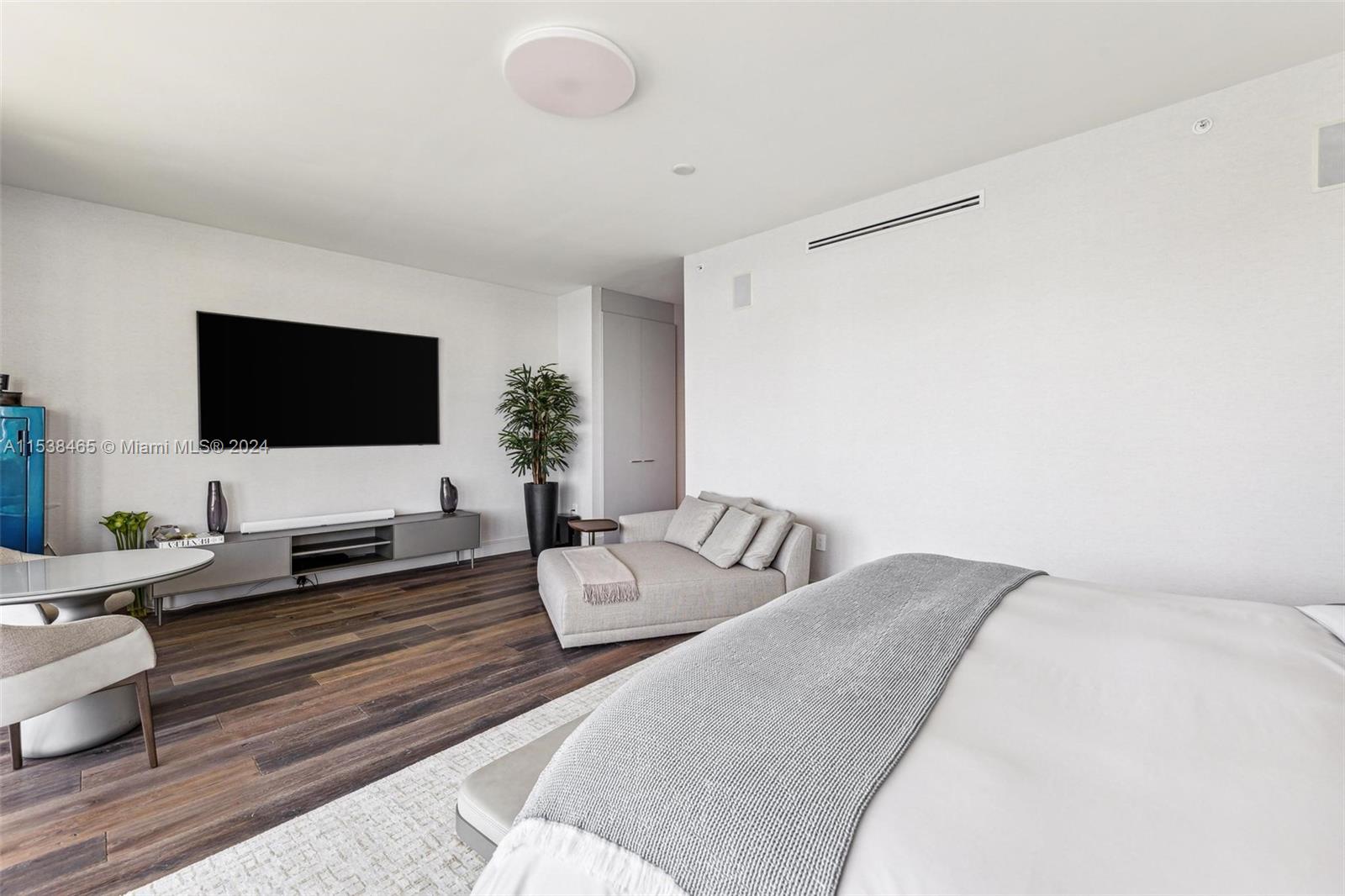 3300 NE 188th St 318, Aventura, Florida 33180, 4 Bedrooms Bedrooms, ,6 BathroomsBathrooms,Residential,For Sale,3300 NE 188th St 318,A11538465