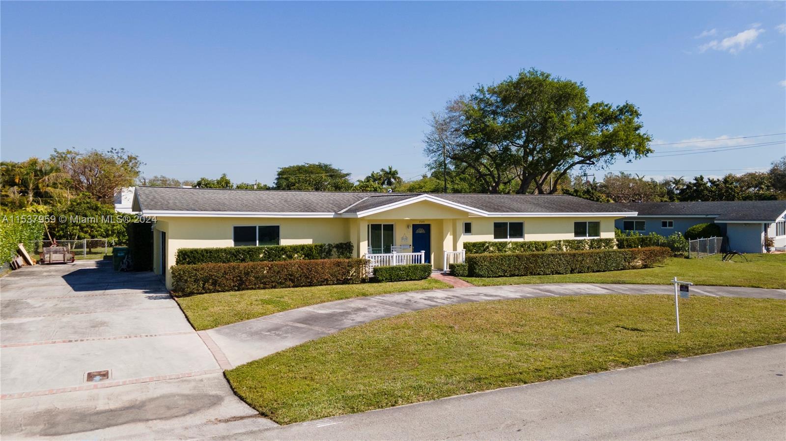 7545 SW 140th St  For Sale A11537959, FL