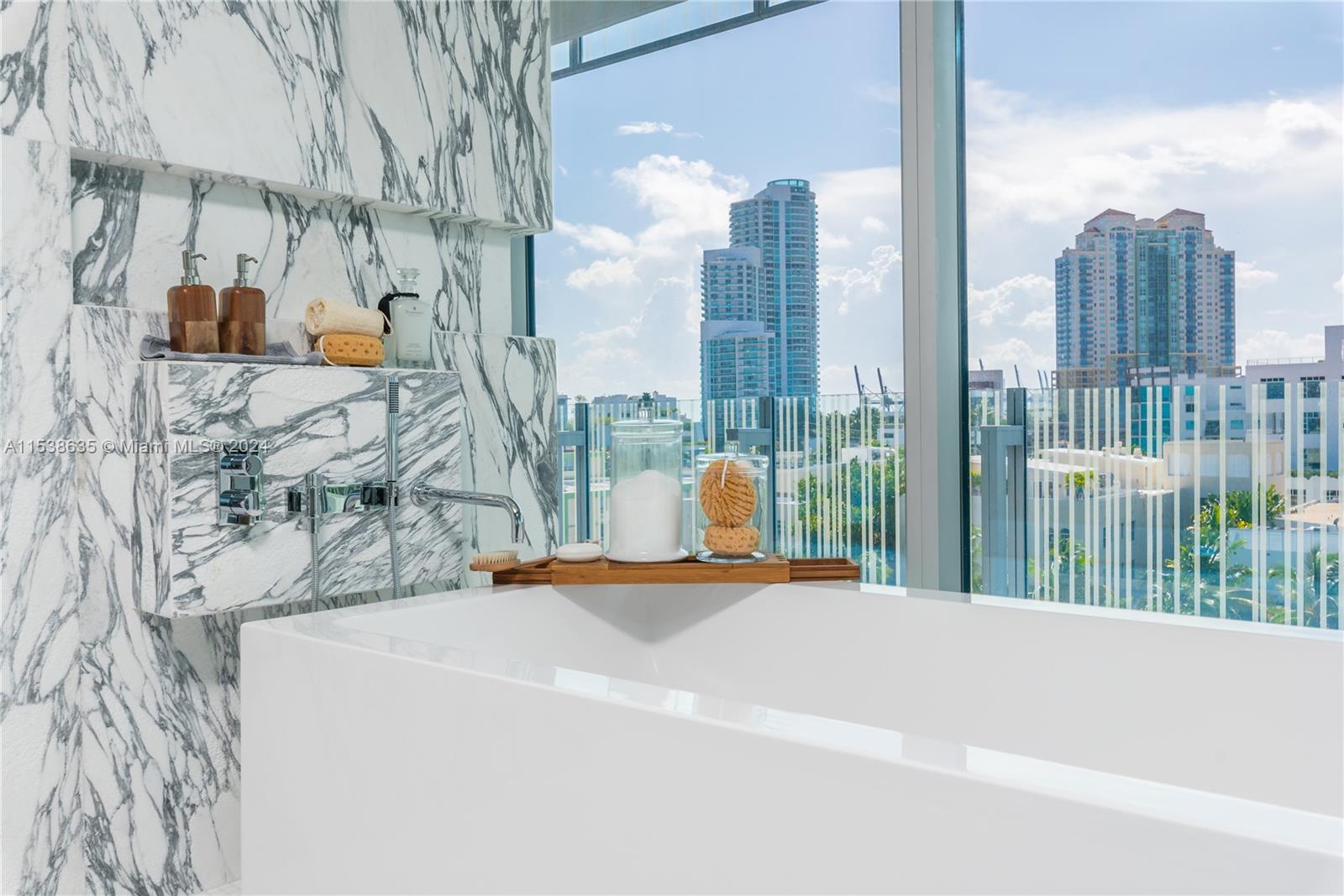 120 Ocean Dr 600, Miami Beach, Florida 33139, 2 Bedrooms Bedrooms, ,2 BathroomsBathrooms,Residentiallease,For Rent,120 Ocean Dr 600,A11538635