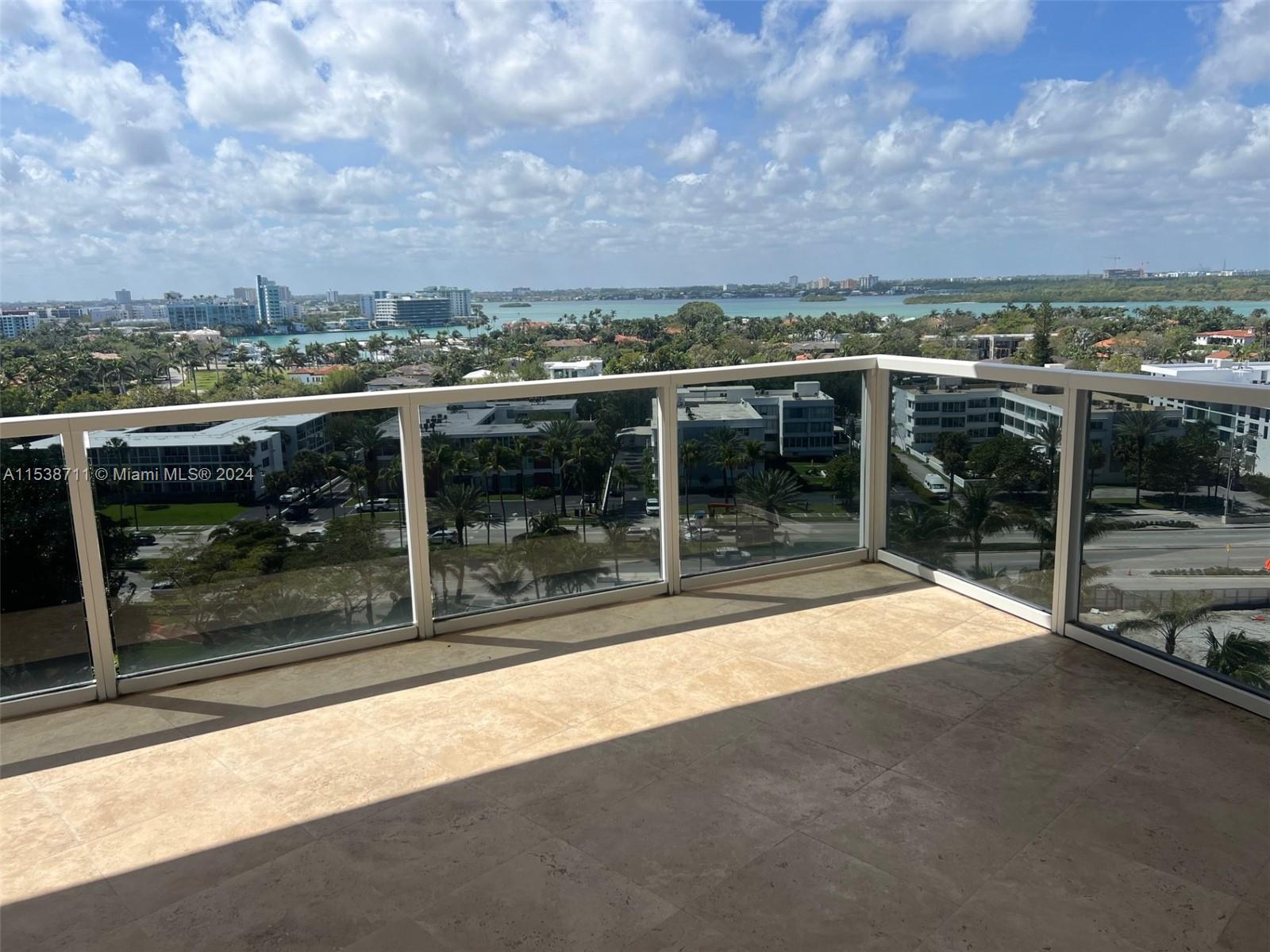 What a beautiful opportunity to enjoy this beautiful apartment at Bellini Condominium! South West corner with City and Bay views. 3 Large bedrooms and office or housekeeper room and bathroom. The building offers beach and pool service, an exercise room, a spa, restaurant, cafeteria type, Great security, and a private elevator. Easy to show.