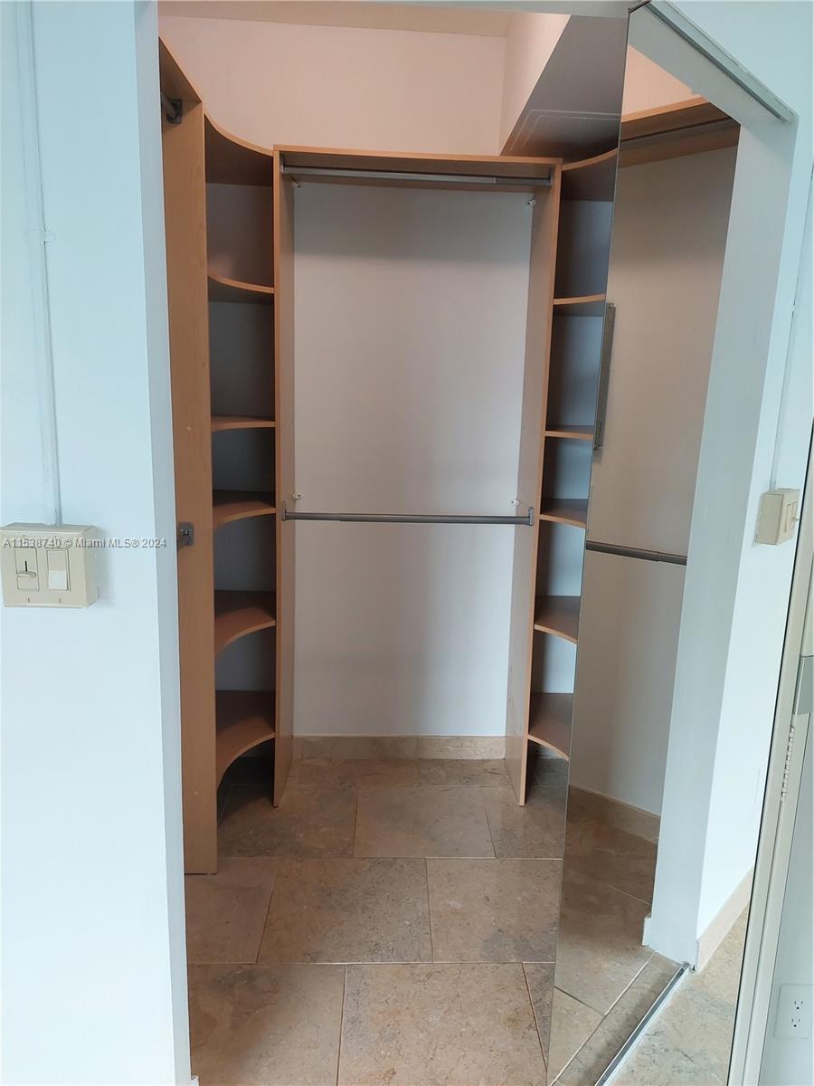 335 S Biscayne Blvd 2207, Miami, Florida 33131, 2 Bedrooms Bedrooms, ,2 BathroomsBathrooms,Residential,For Sale,335 S Biscayne Blvd 2207,A11538740