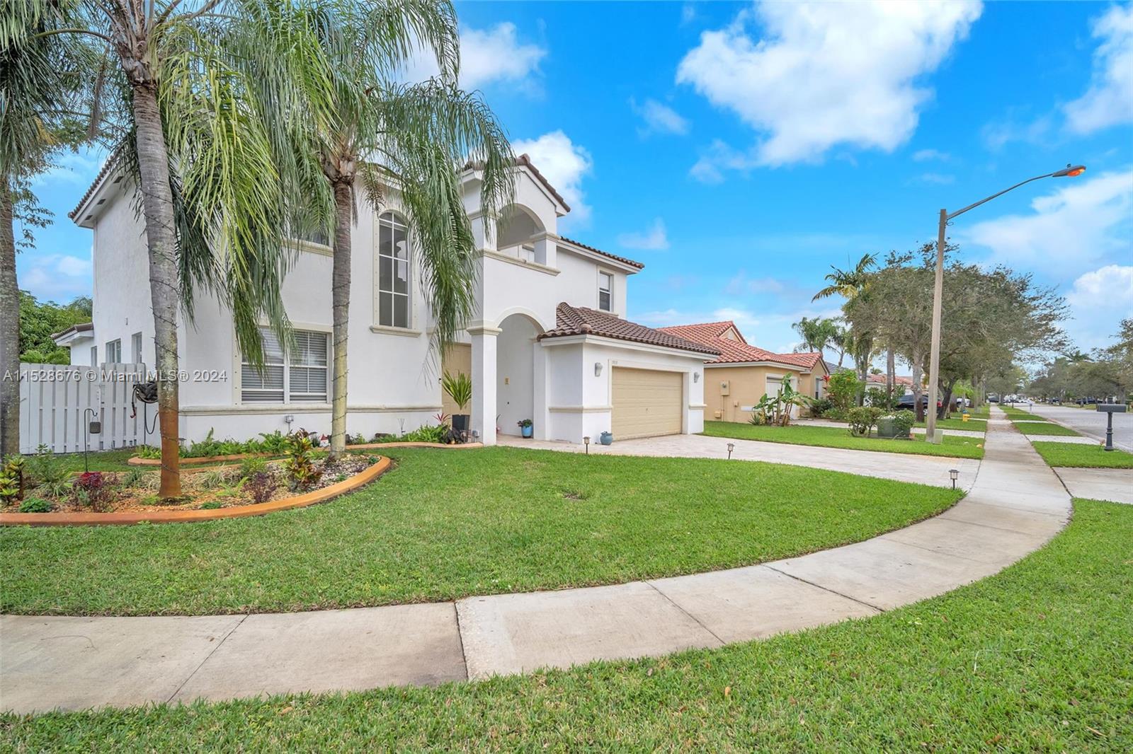 19010 23rd Ct, Pembroke Pines, FL, 33029 United States, 5 Bedrooms Bedrooms, ,3 BathroomsBathrooms,Residential,For Sale,23rd Ct,A11528676