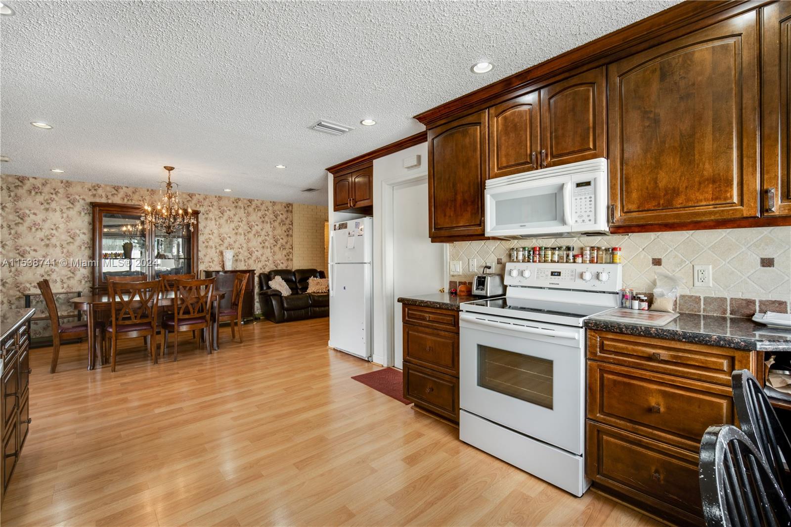 6904 33rd Ter, Fort Lauderdale, FL, 33309 United States, 4 Bedrooms Bedrooms, ,2 BathroomsBathrooms,Residential,For Sale,33rd Ter,A11538741