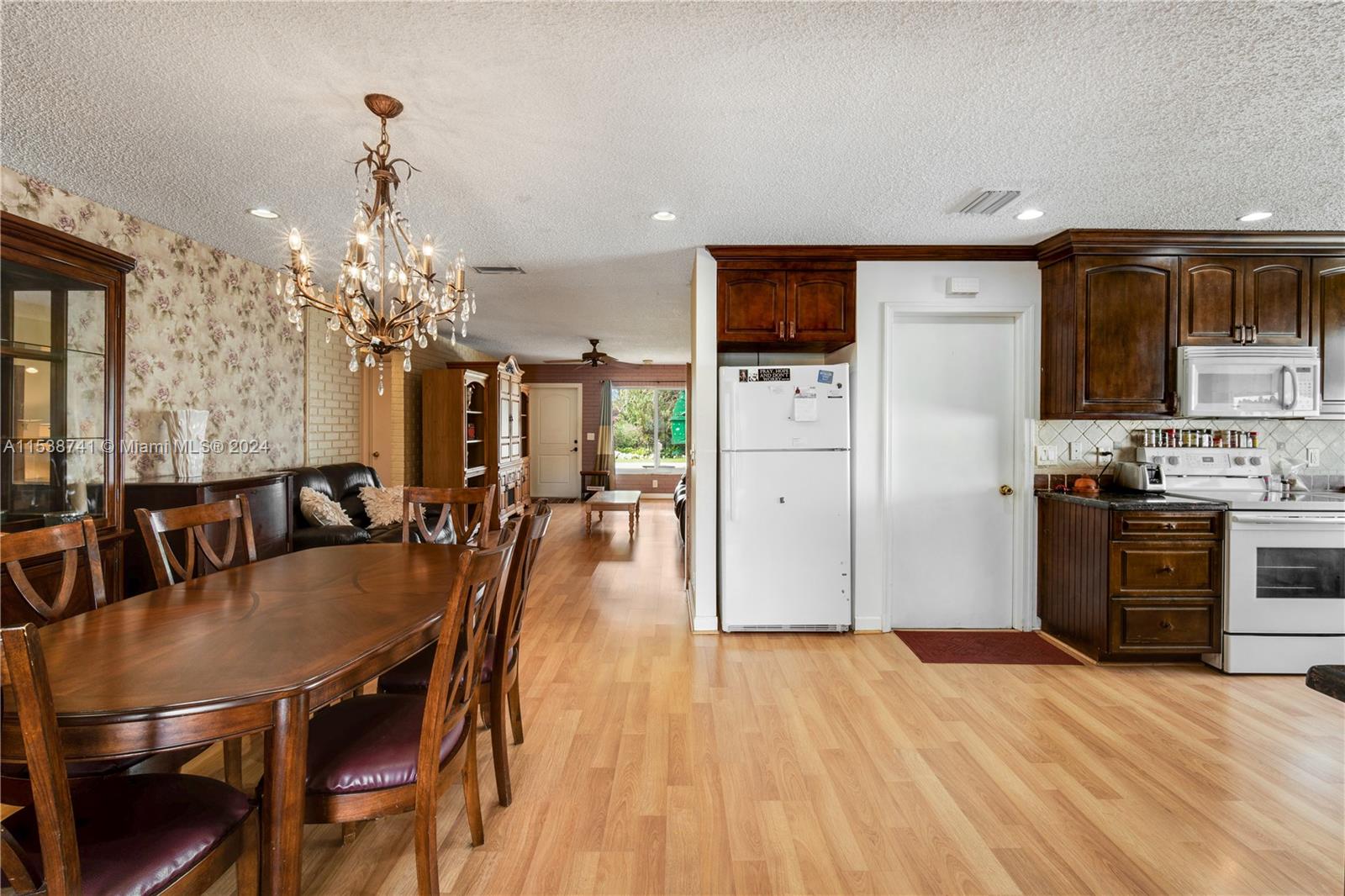 6904 33rd Ter, Fort Lauderdale, FL, 33309 United States, 4 Bedrooms Bedrooms, ,2 BathroomsBathrooms,Residential,For Sale,33rd Ter,A11538741