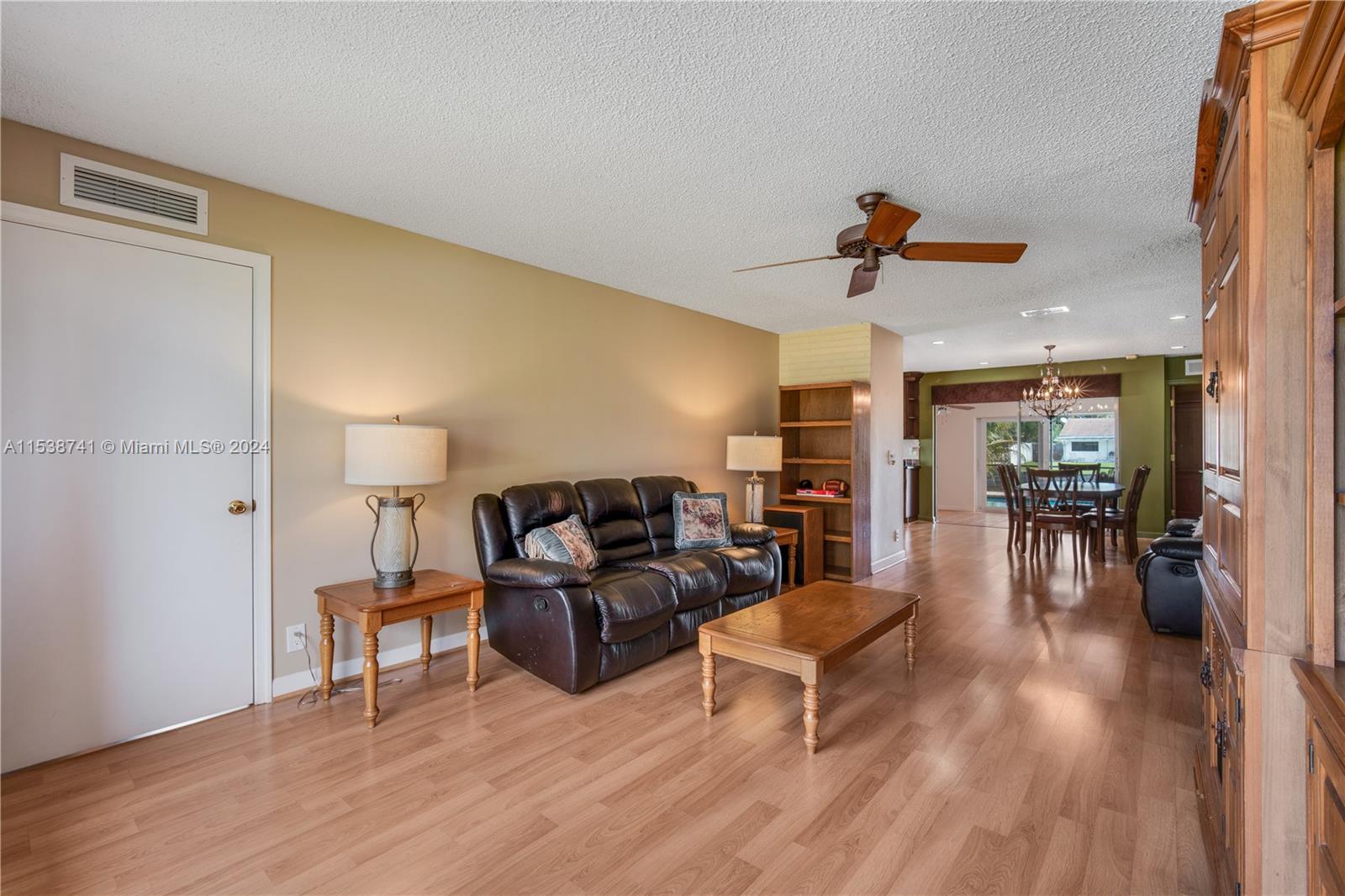 6904 33rd Ter, Fort Lauderdale, FL, 33309 United States, 4 Bedrooms Bedrooms, ,2 BathroomsBathrooms,Residential,For Sale,33rd Ter,A11538741