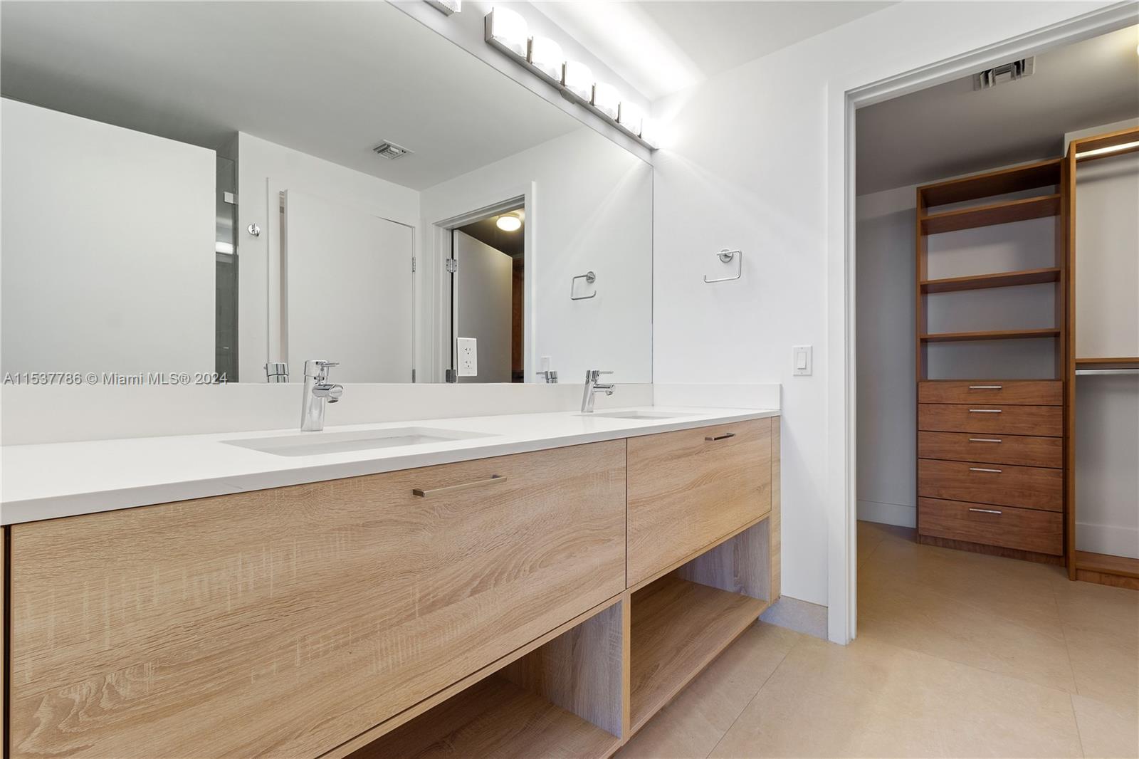 16385 Biscayne Blvd 1921, North Miami Beach, Florida 33160, 3 Bedrooms Bedrooms, ,3 BathroomsBathrooms,Residential,For Sale,16385 Biscayne Blvd 1921,A11537786