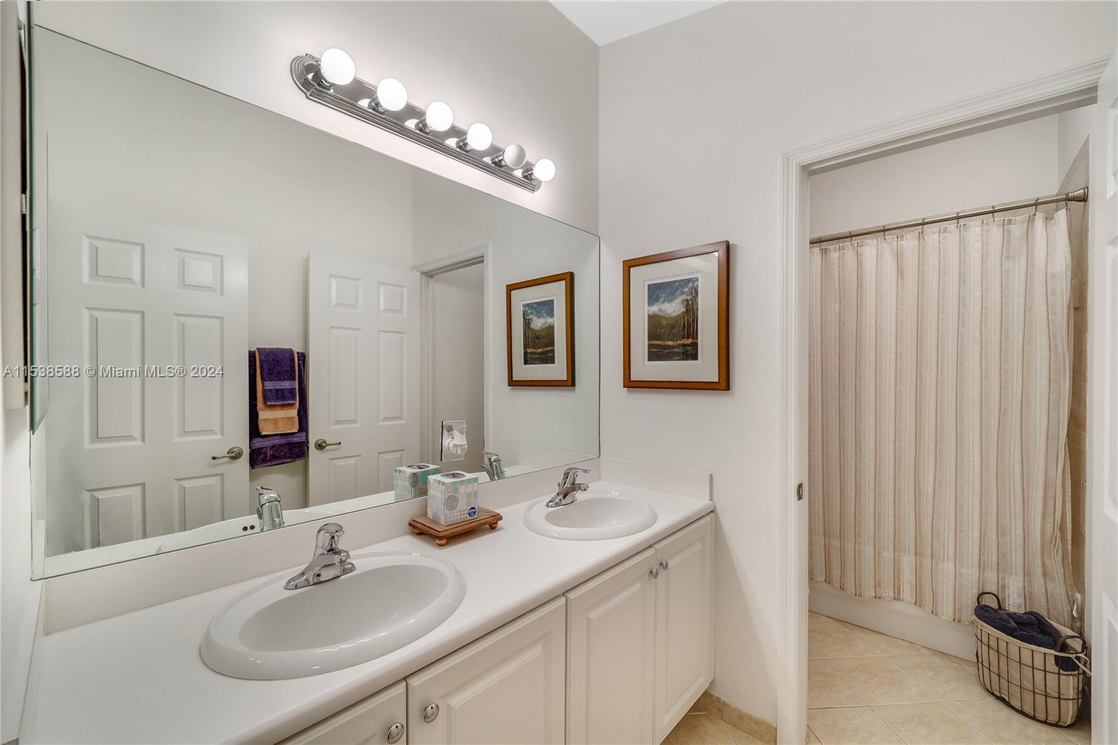 2922 NE 1st Dr, Homestead, Florida 33033, 4 Bedrooms Bedrooms, ,2 BathroomsBathrooms,Residential,For Sale,2922 NE 1st Dr,A11538588