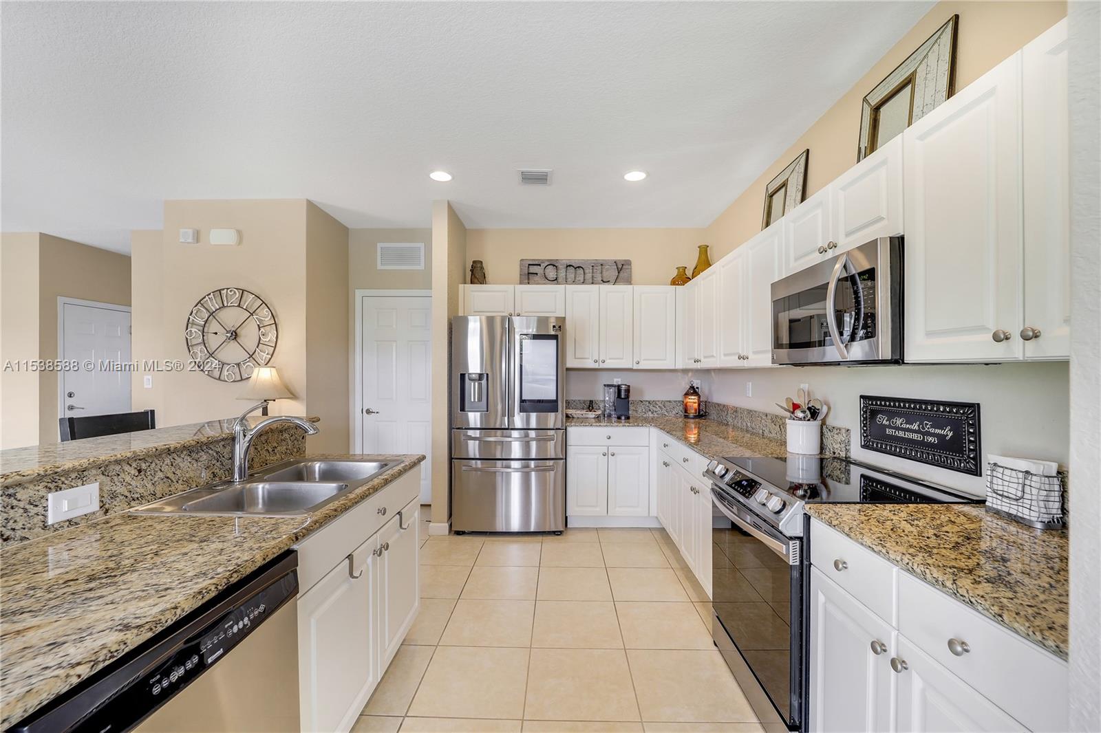 2922 NE 1st Dr, Homestead, Florida 33033, 4 Bedrooms Bedrooms, ,2 BathroomsBathrooms,Residential,For Sale,2922 NE 1st Dr,A11538588