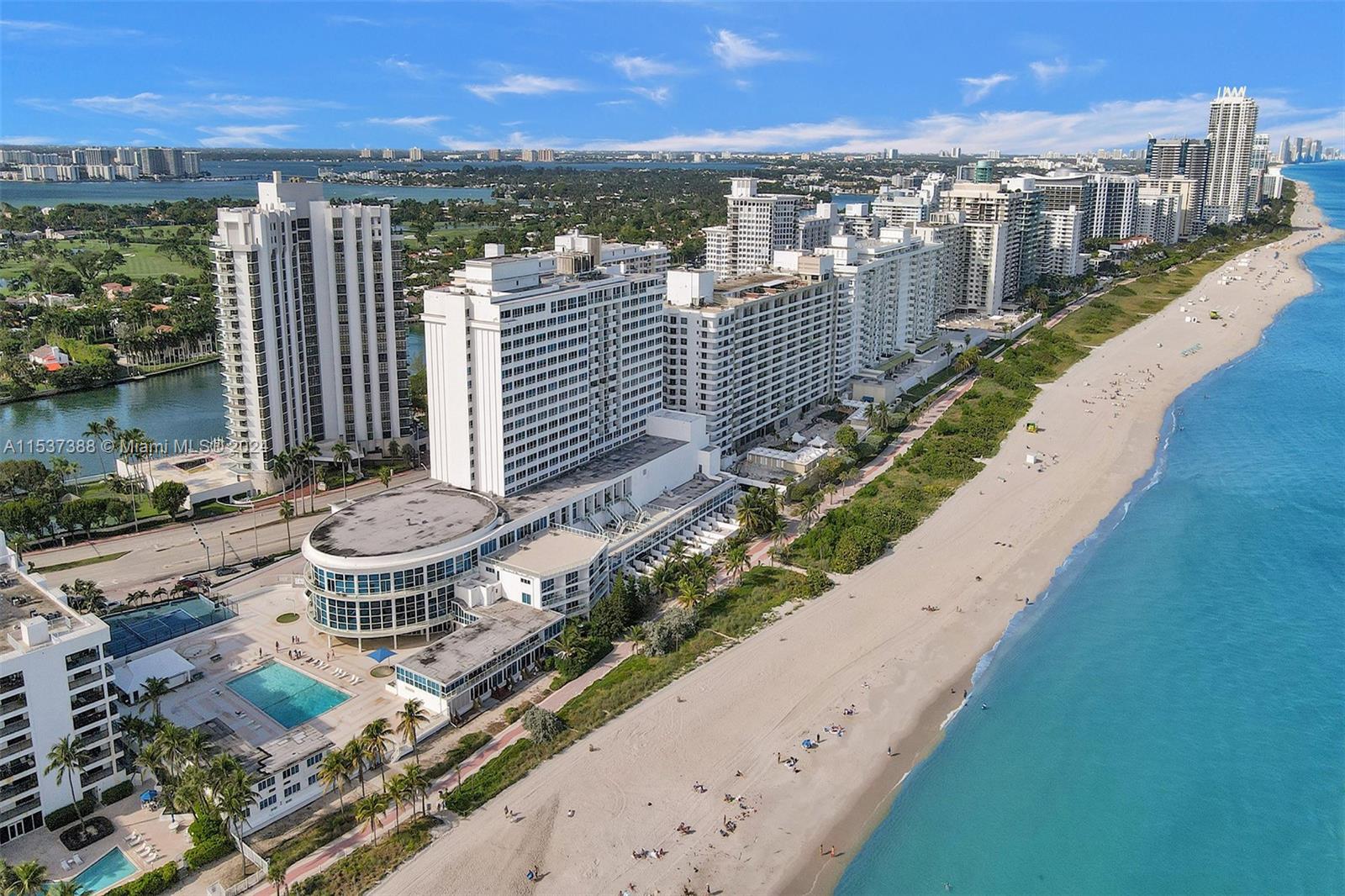 5445 Collins Ave BAY-14, Miami Beach, Florida 33140, 1 Bedroom Bedrooms, ,1 BathroomBathrooms,Residential,For Sale,5445 Collins Ave BAY-14,A11537388