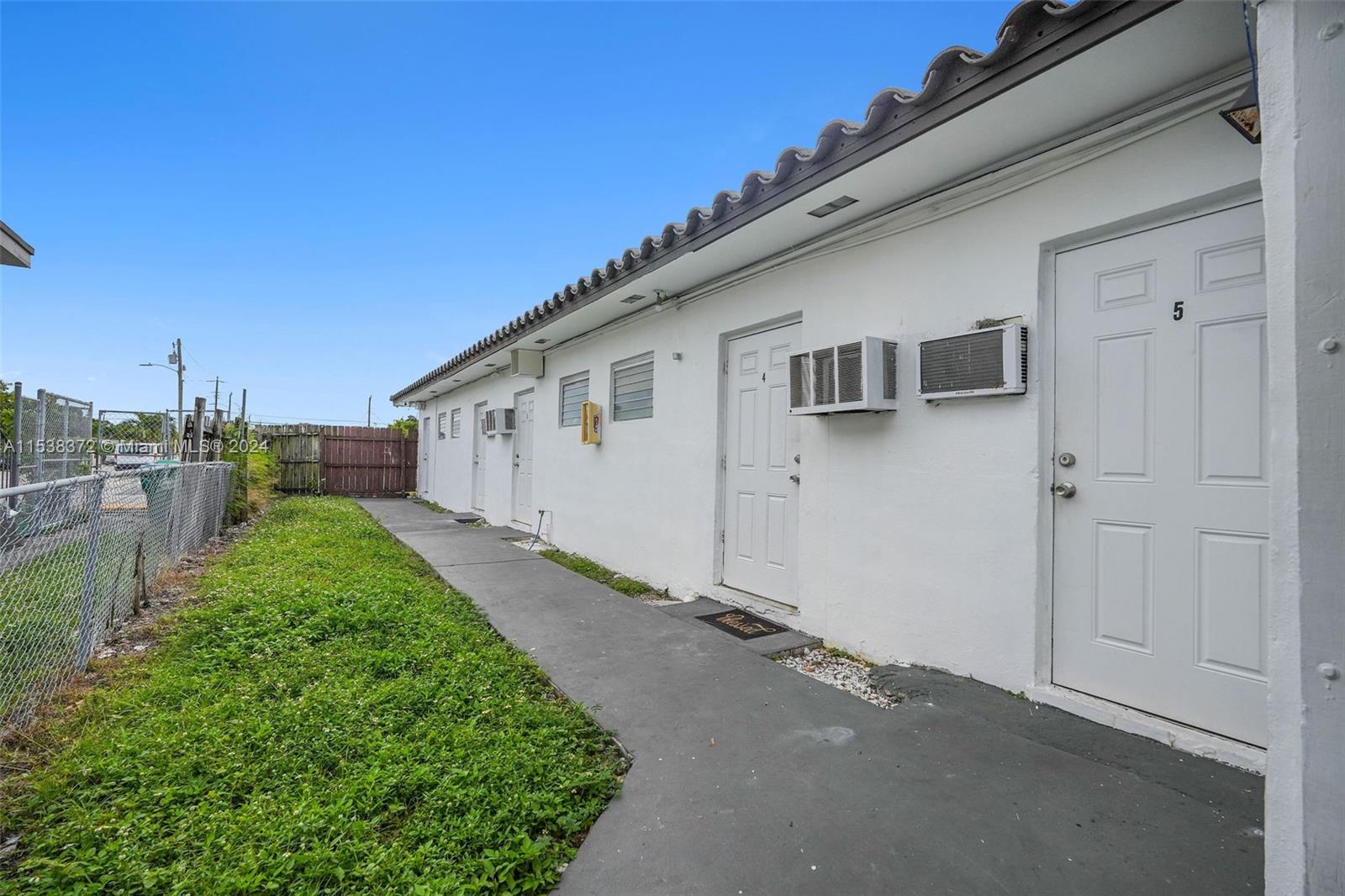 Miami, Florida 33134, ,Commercialsale,For Sale,A11538372