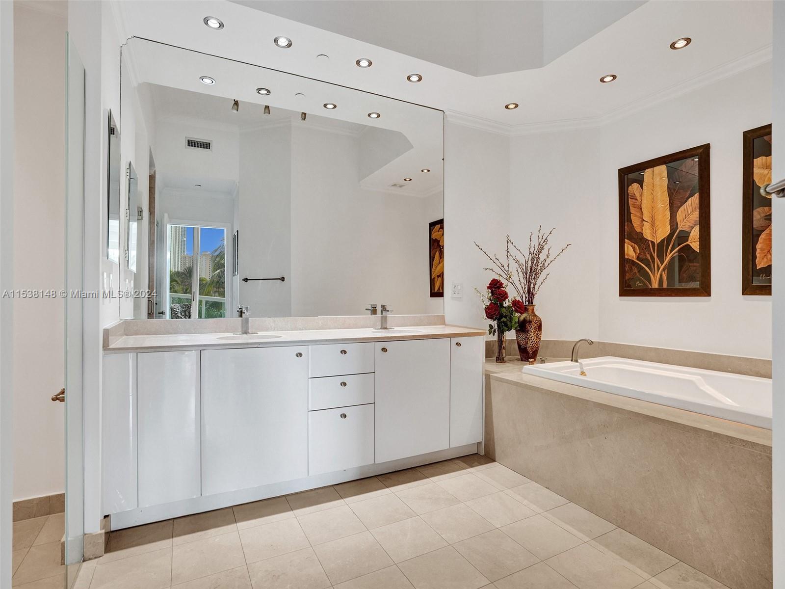 16500 Collins Ave, Sunny Isles Beach, FL, 33160 United States, 4 Bedrooms Bedrooms, ,4 BathroomsBathrooms,Residential,For Sale,Collins Ave,A11538148