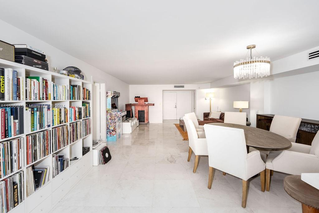 6423 Collins Ave 1408, Miami Beach, Florida 33141, 1 Bedroom Bedrooms, ,1 BathroomBathrooms,Residential,For Sale,6423 Collins Ave 1408,A11536015