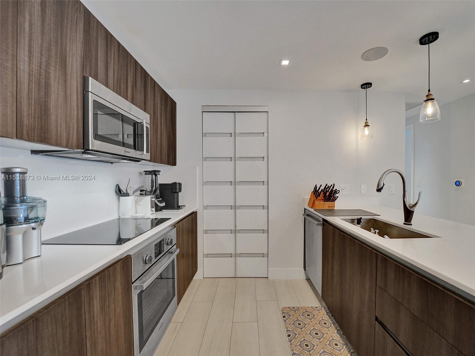 488 NE 18th St 4710, Miami, Florida 33132, 3 Bedrooms Bedrooms, ,3 BathroomsBathrooms,Residential,For Sale,488 NE 18th St 4710,A11538873