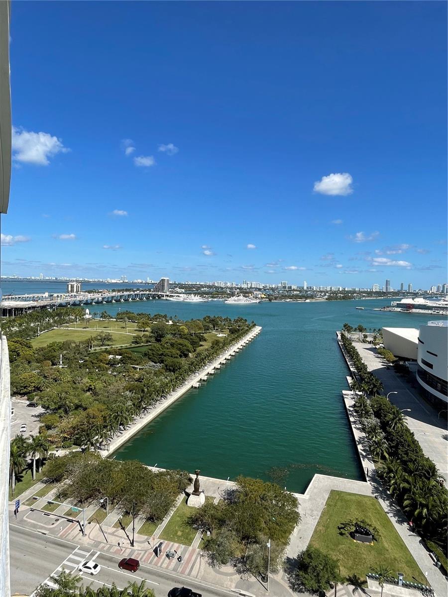 888 Biscayne Blvd 1907, Miami, Florida 33132, 1 Bedroom Bedrooms, ,1 BathroomBathrooms,Residentiallease,For Rent,888 Biscayne Blvd 1907,A11532493