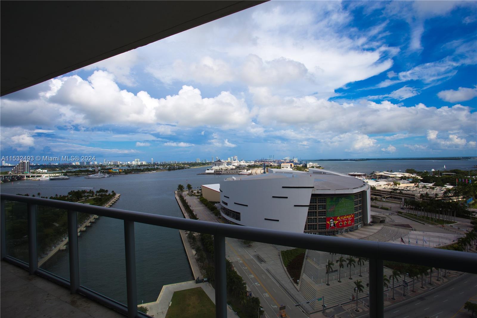 888 Biscayne Blvd 1907, Miami, Florida 33132, 1 Bedroom Bedrooms, ,1 BathroomBathrooms,Residentiallease,For Rent,888 Biscayne Blvd 1907,A11532493