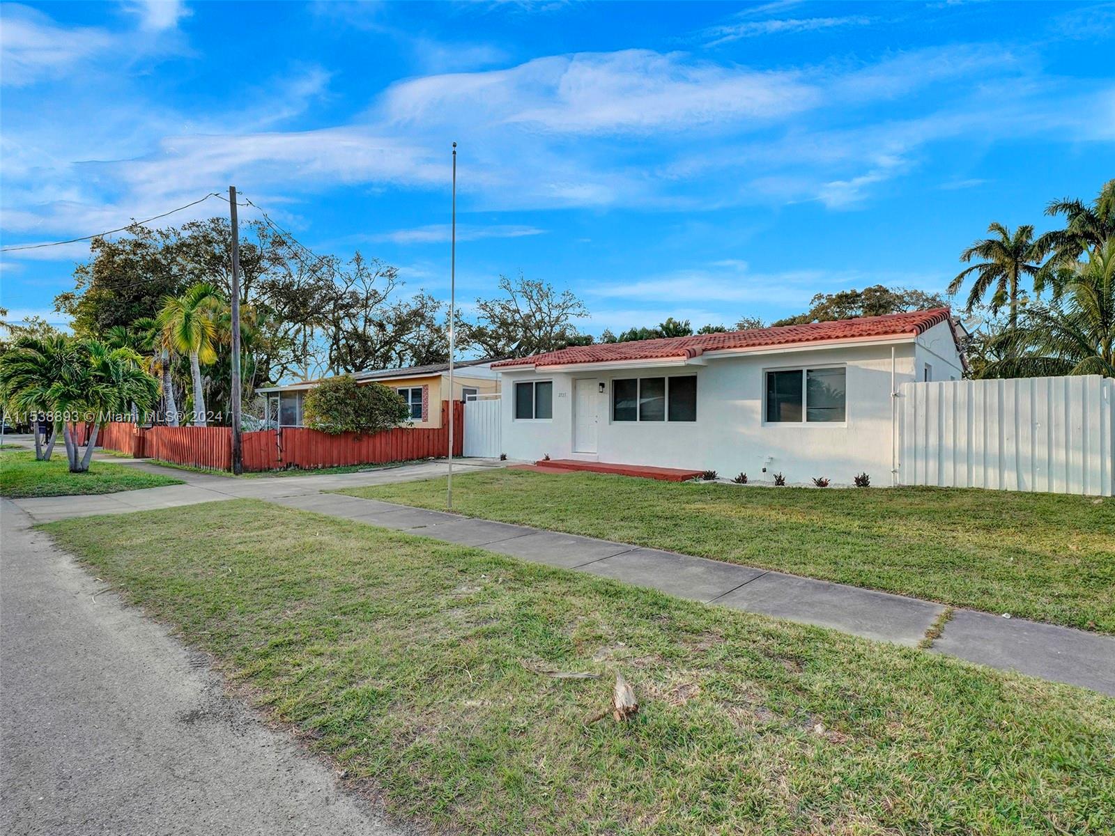 2725  Scott St  For Sale A11538893, FL