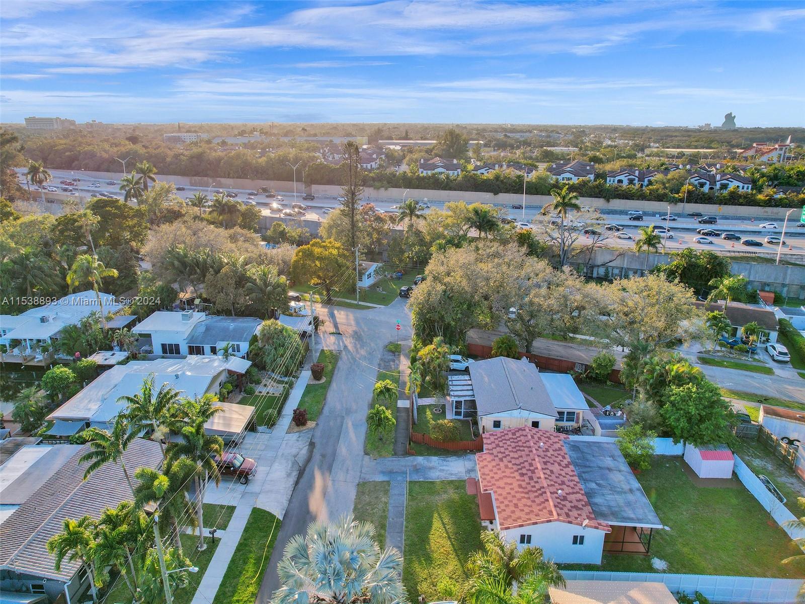 2725 Scott St, Hollywood, Florida 33020, 3 Bedrooms Bedrooms, ,2 BathroomsBathrooms,Residential,For Sale,2725 Scott St,A11538893