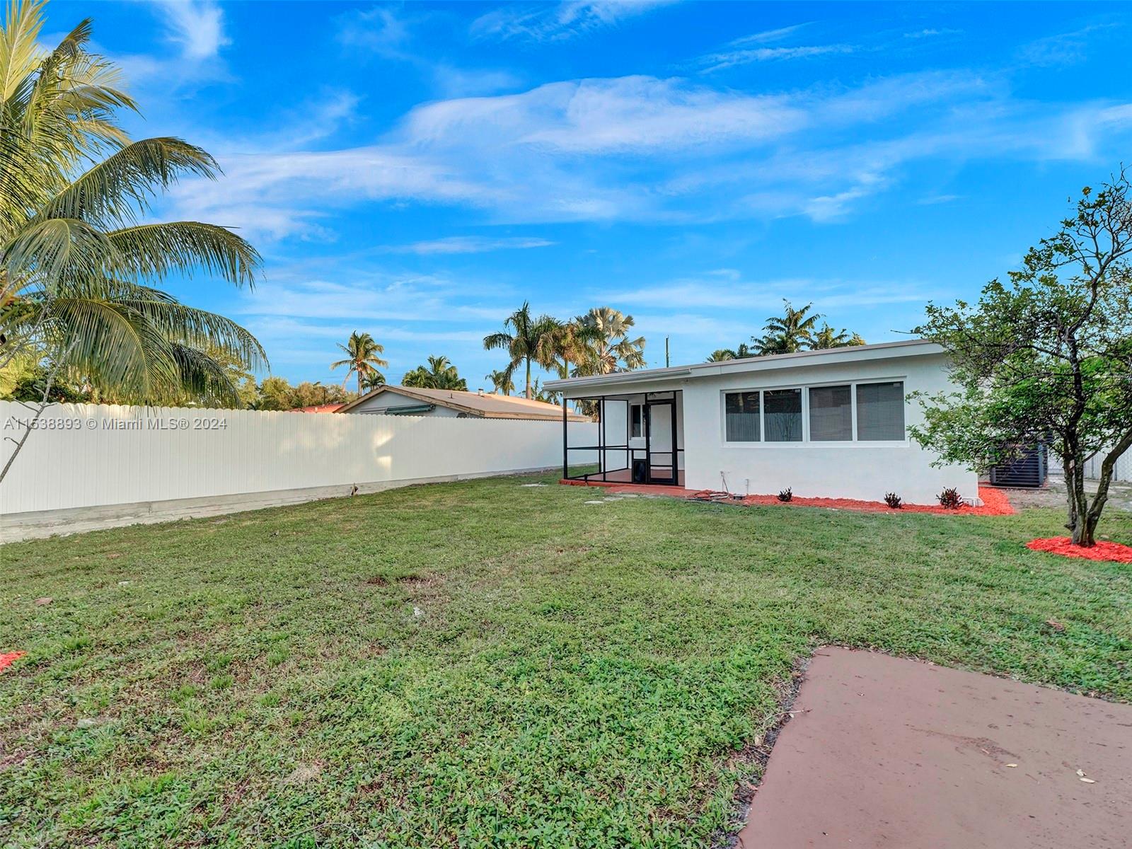 2725 Scott St, Hollywood, Florida 33020, 3 Bedrooms Bedrooms, ,2 BathroomsBathrooms,Residential,For Sale,2725 Scott St,A11538893