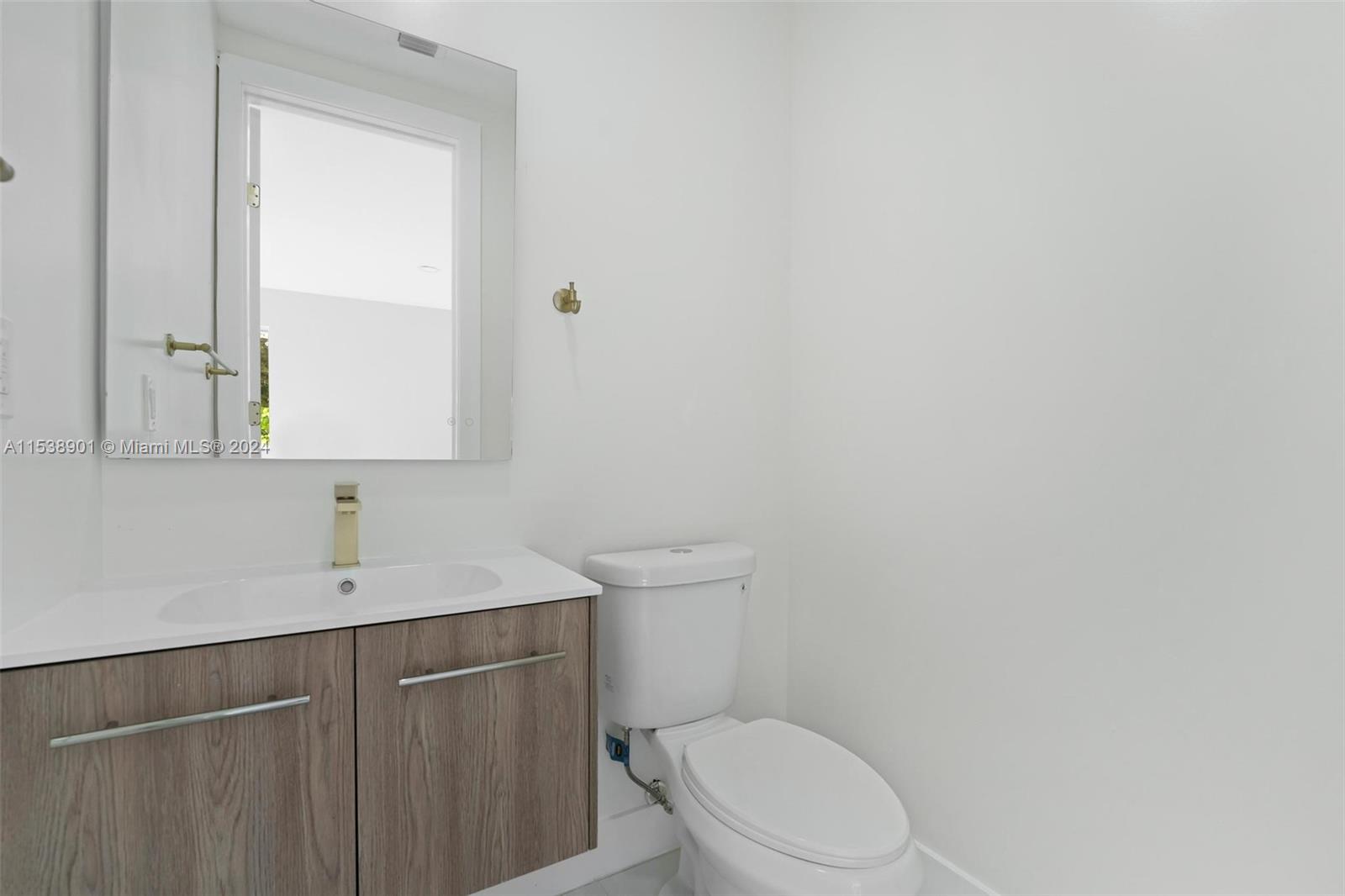 1213 Las Olas Blvd, Fort Lauderdale, FL, 33312 United States, 3 Bedrooms Bedrooms, ,2 BathroomsBathrooms,Residential,For Sale,Las Olas Blvd,A11538901