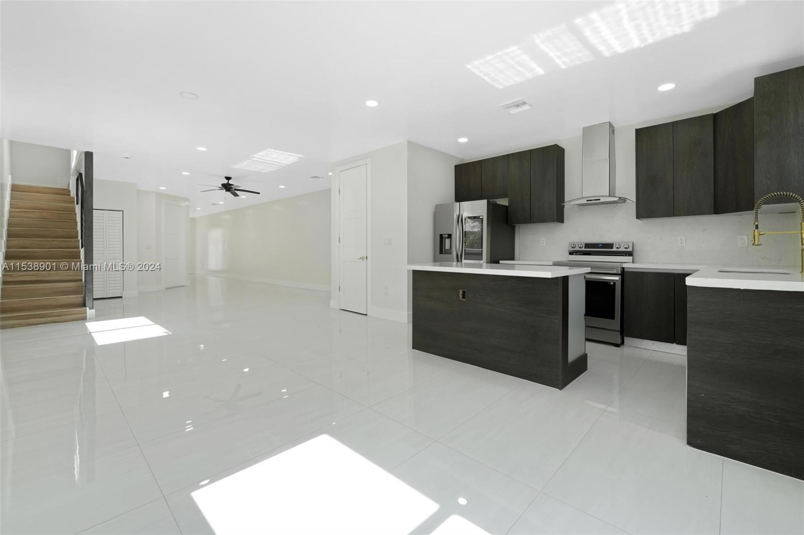 1213 Las Olas Blvd, Fort Lauderdale, FL, 33312 United States, 3 Bedrooms Bedrooms, ,2 BathroomsBathrooms,Residential,For Sale,Las Olas Blvd,A11538901