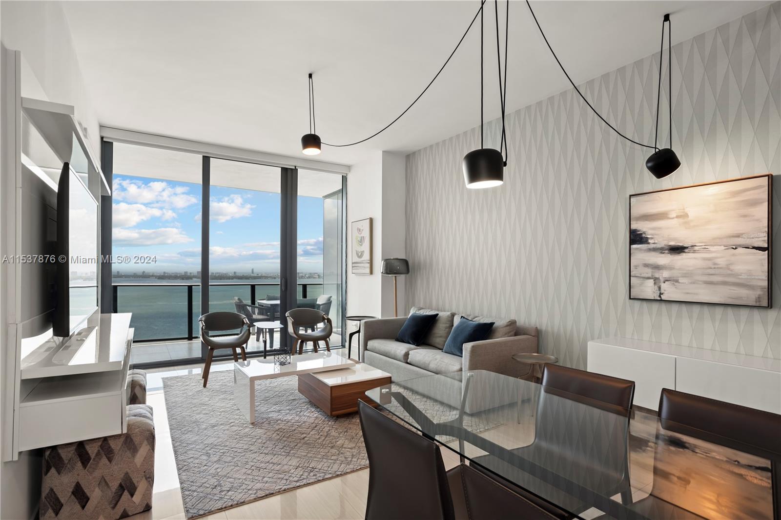 Condo for Sale in Miami, FL