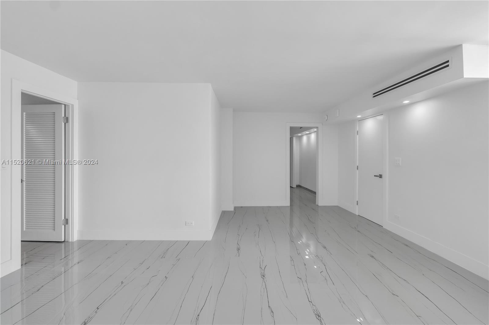 6039 Collins Ave 1514, Miami Beach, Florida 33140, 2 Bedrooms Bedrooms, ,2 BathroomsBathrooms,Residential,For Sale,6039 Collins Ave 1514,A11520621
