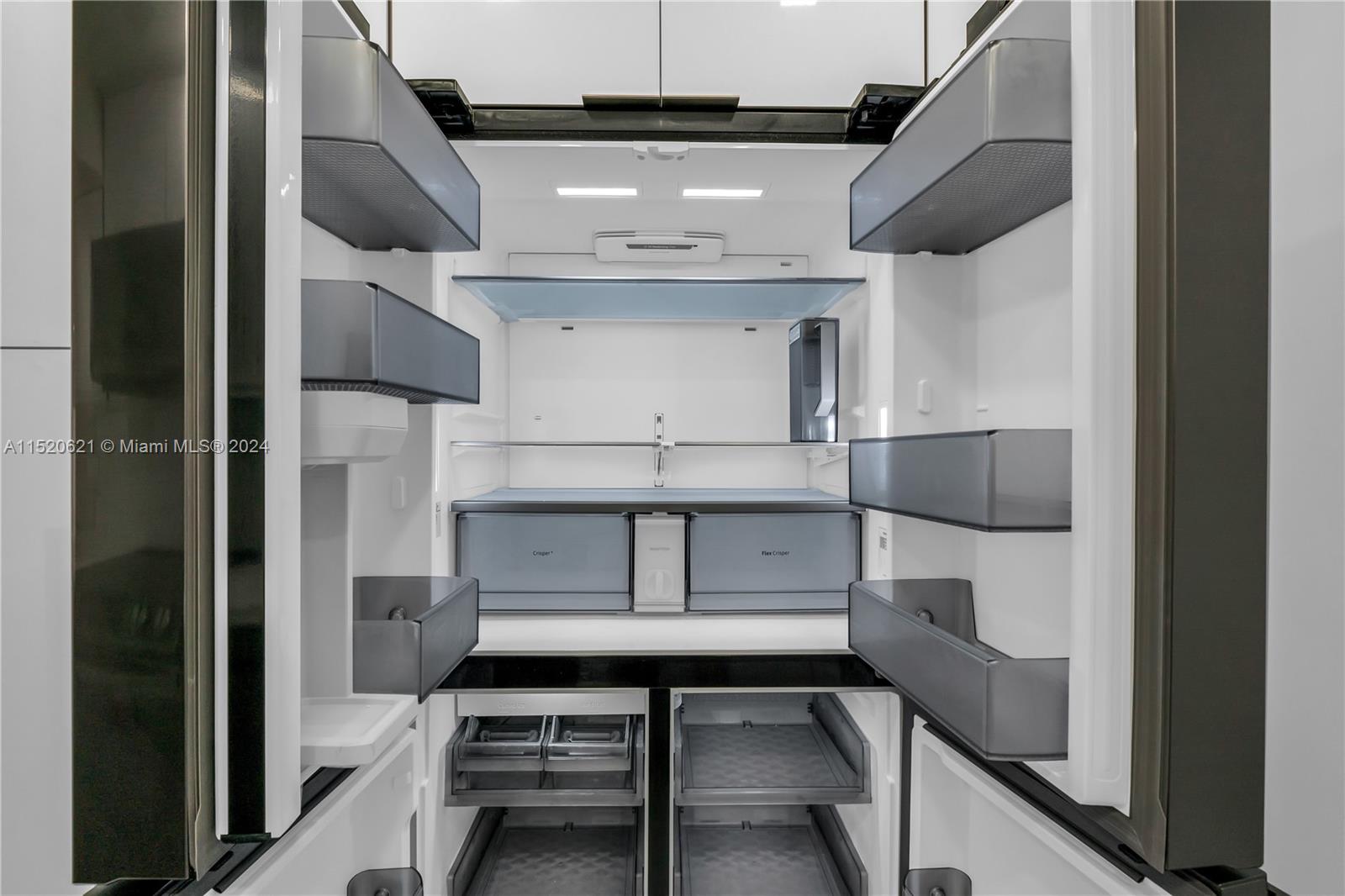 6039 Collins Ave 1514, Miami Beach, Florida 33140, 2 Bedrooms Bedrooms, ,2 BathroomsBathrooms,Residential,For Sale,6039 Collins Ave 1514,A11520621