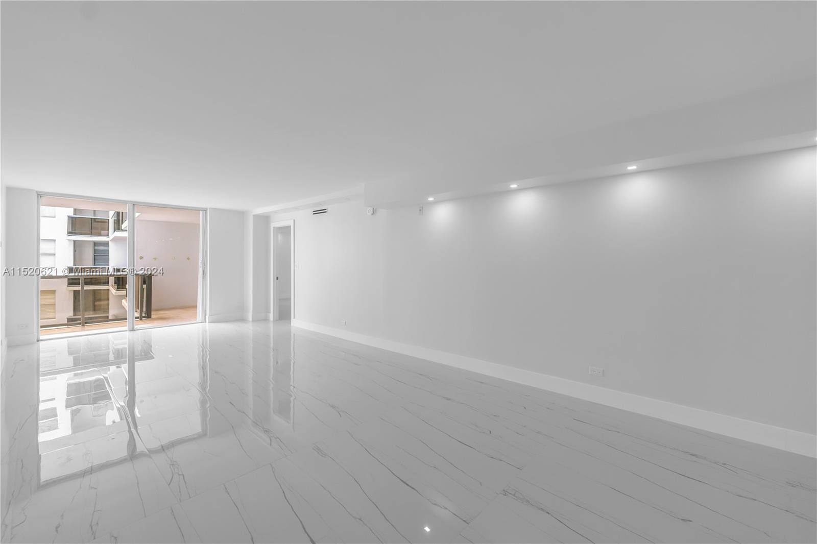 6039 Collins Ave 1514, Miami Beach, Florida 33140, 2 Bedrooms Bedrooms, ,2 BathroomsBathrooms,Residential,For Sale,6039 Collins Ave 1514,A11520621